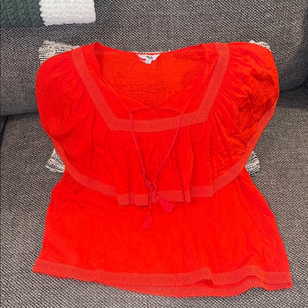 BB Dakota Bold Orangish Red Top​​​